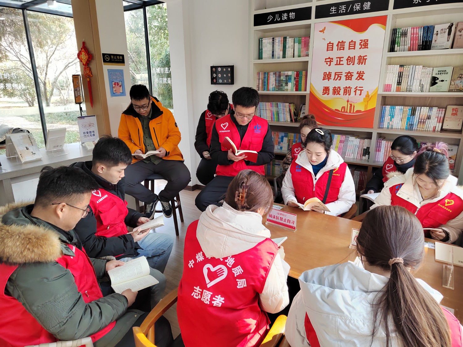 水文局团委在开展“践行时代文明、传递雷锋精神”主题团日活动 02.jpg